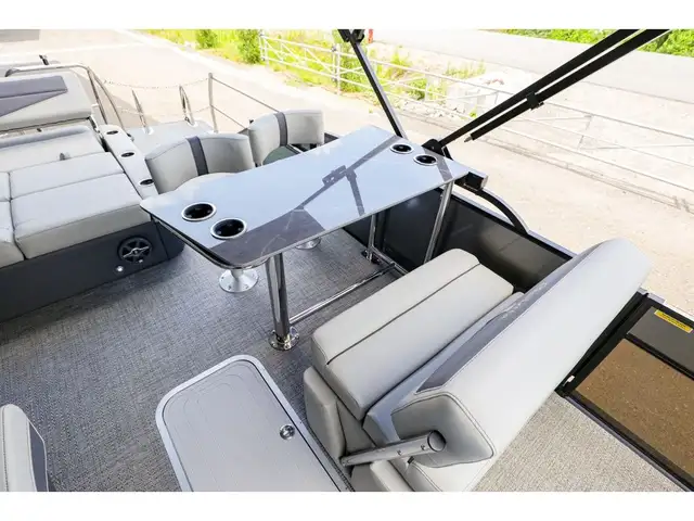 2025 Barletta Cabrio 24 UE in Powerboats & Motorboats in Québec City - Image 20