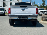 This 2021 Ford F-150 XLT has an Oxford White Exterior and Dark Slate Interior with seating for 6. Eq... (image 5)