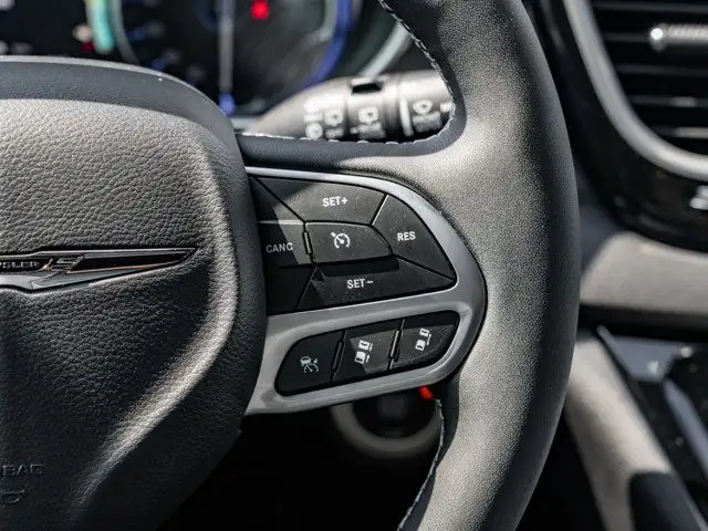 2025 Chrysler Grand Caravan SXT in Cars & Trucks in Barrie - Image 25