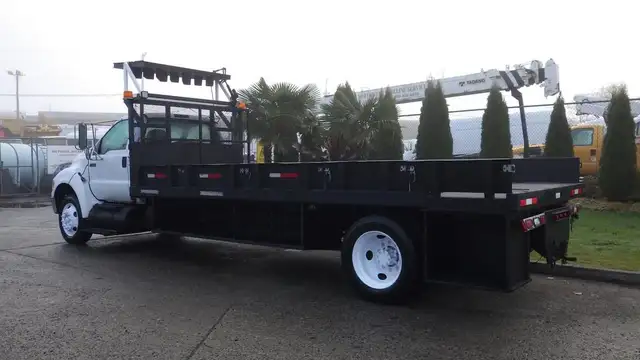 2008 ford F-750 18 Foot Flat Deck Regular Cab 2WD Diesel Dually  in Heavy Trucks in Richmond - Image 7