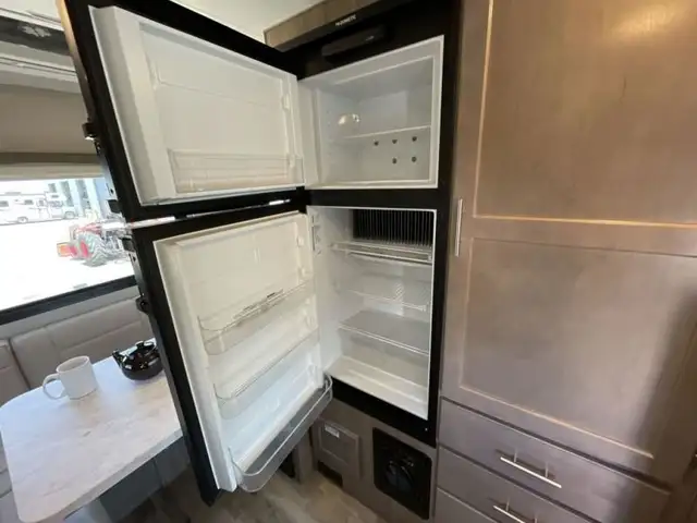 2022 Adventurer LP Class C Adventurer 19RD in RVs & Motorhomes in Abbotsford - Image 37