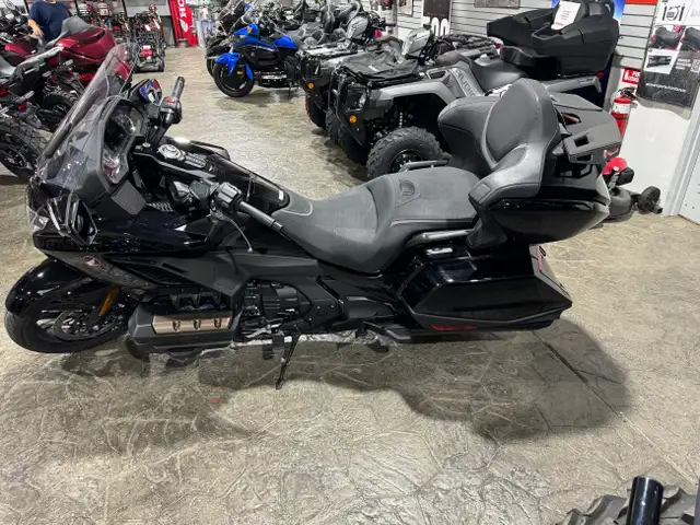 Gold Wing in Street, Cruisers & Choppers in Edmonton - Image 4