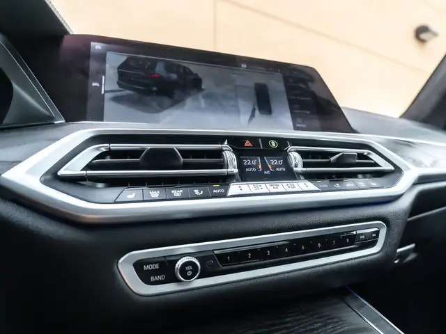 2019 BMW X7 xDrive40i - M PKG I Indiv. Interior I No Accidents in Cars & Trucks in Saskatoon - Image 15