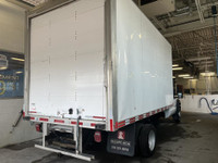 FORD F-550 CUBE 16 PIEDS LARGEURS DE 7 PIEDS ET HAUTEURS DE 8 PIEDS CUBE AVEC RANGEMENT INTÉRIEURS A... (image 5)