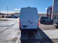 3.0L V6 Diesel, 7 Spd Transmission, Leatherete Seat Covers, Twin Front Passenger Seats, Keyless Entr... (image 4)
