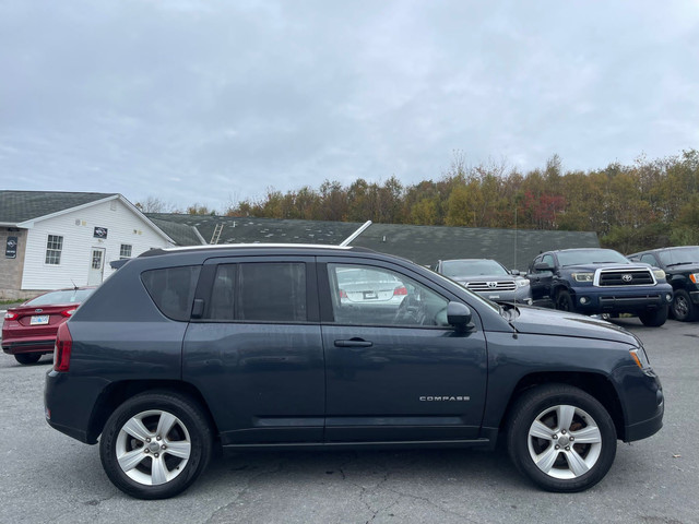 2015 Jeep Compass 4WD 4dr North | 2.4L 4Cyl | 4x4 | Leather dans Autos et camions  à Dartmouth - Image 4