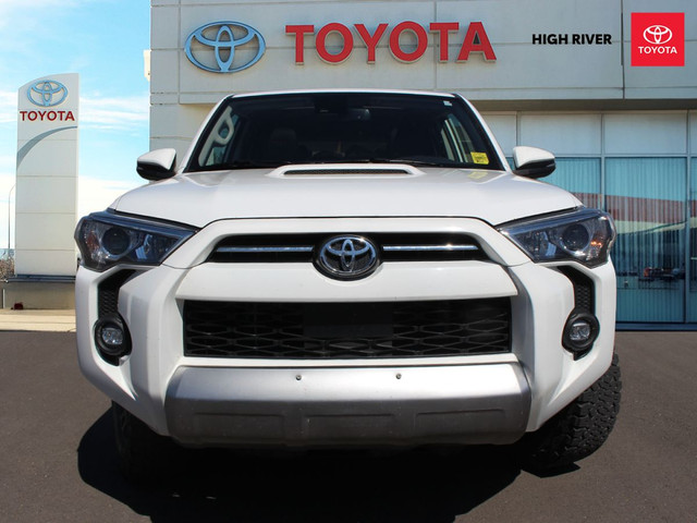 2021 Toyota 4Runner 4WD TRD OFF ROAD W/ 2 SETS OF TIRES in Cars & Trucks in Calgary - Image 3