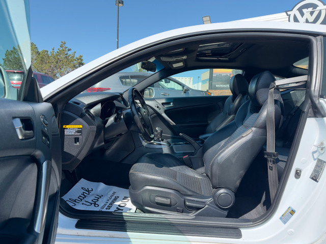 2016 Hyundai Genesis Coupe Premium 6SPD in Cars & Trucks in Lethbridge - Image 2