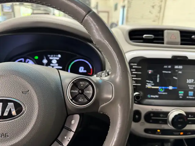 2018 Kia Soul EV LUXURY - BLUETOOTH - NAVI - BACKUP CAMERA - COM in Cars & Trucks in Mississauga / Peel Region - Image 21