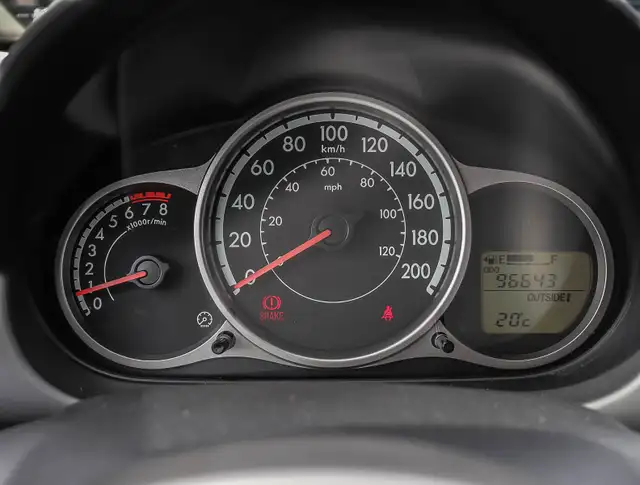 2012 Mazda Mazda2 GX in Cars & Trucks in Oakville / Halton Region - Image 21