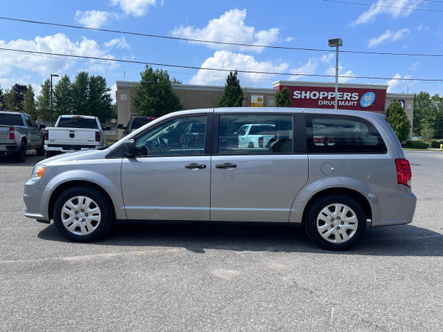 2018 Dodge Grand Caravan CVP/SXT BLUETOOTH | LOW KM in Cars & Trucks in Oshawa / Durham Region - Image 4
