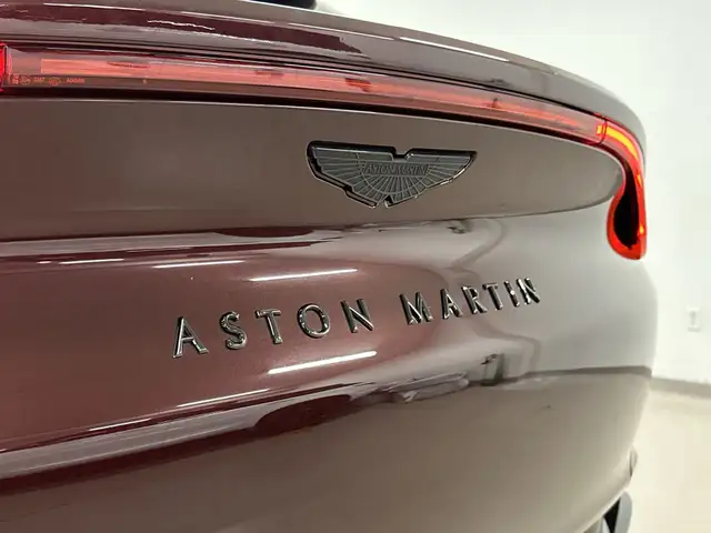 2021 Aston Martin DBX in Cars & Trucks in City of Montréal - Image 25