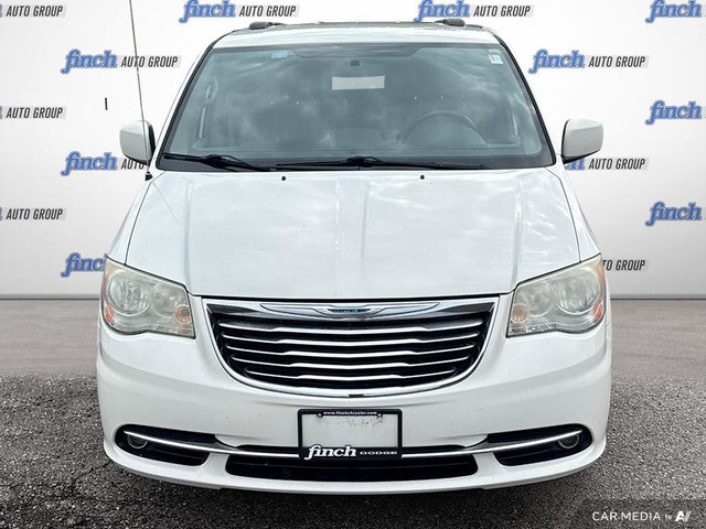2013 Chrysler Town & Country Touring-L CLEAN CARFAX | KEYLESS... in Cars & Trucks in London - Image 3