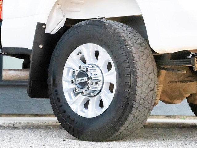 2022 Ford SUPER DUTY F-350 SRW XLT in Cars & Trucks in Saskatoon - Image 3