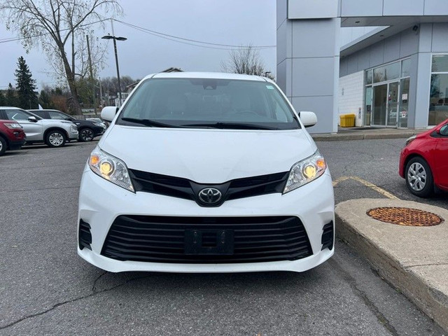 2018 Toyota Sienna L 7-Passenger dans Autos et camions  à Ottawa - Image 2