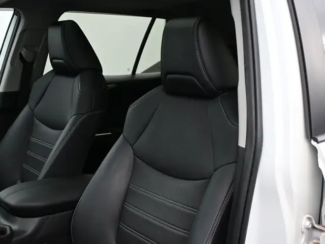 2021 Toyota RAV4 LIMITED in Cars & Trucks in City of Halifax - Image 17