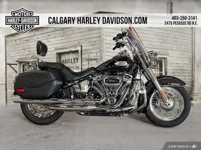 A quintessential American cruiser, the Harley-Davidson Heritage Classic 114 has show stopping vintag...