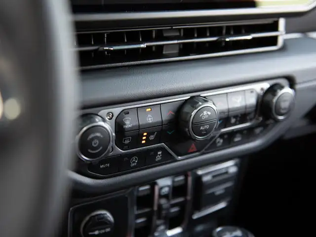 2025 Jeep Wrangler Sahara in Cars & Trucks in Calgary - Image 18