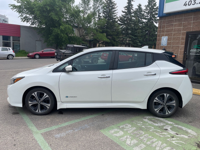 2018 Nissan LEAF SV 243 km Range (EPA) in Cars & Trucks in Calgary - Image 2