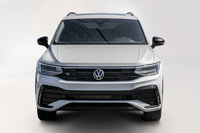 2022 Volkswagen Tiguan Comfortline R-Line Black Edition CLEAN CA in Cars & Trucks in Longueuil / South Shore - Image 2