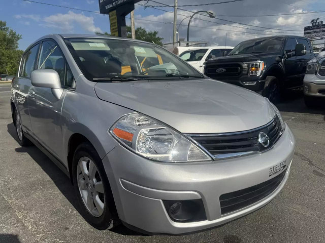 2012 NISSAN Versa SL dans Autos et camions  à Laval/Rive Nord