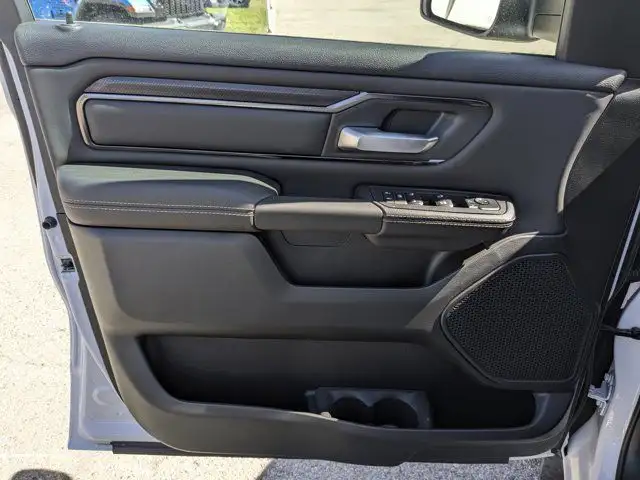 2026 Ram 1500 Sport - 3.92 Rear Axle Ratio - Anti Spin in Cars & Trucks in Calgary - Image 13