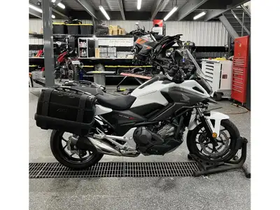 2020 Honda NC 750 DCT superbe moto honda prete pour la saison! automatic (dct) Les photos peuvent êt...