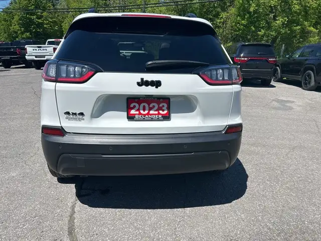 2023 Jeep Cherokee Altitude dans Autos et camions dans Ottawa - Image 7