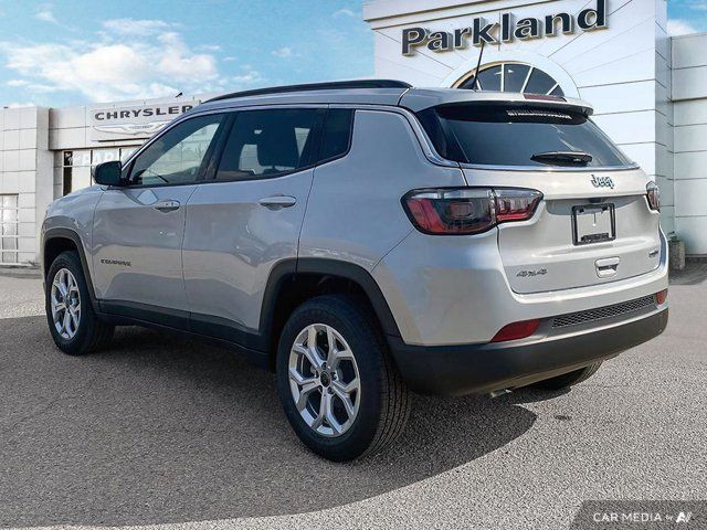 2025 Jeep Compass North 4x4 Sunroof Nav Heated Seats & Steering dans Autos et camions  à Saint-Albert - Image 3