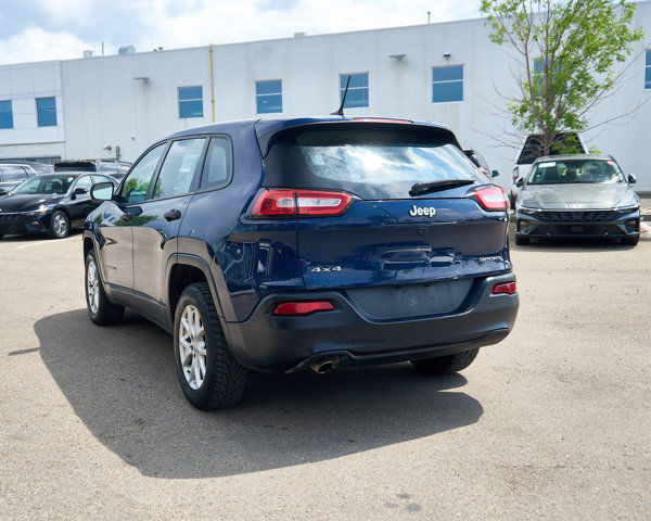 2018 Jeep Cherokee Sport | 4wd | Backup Cam | Heated Seats and in Cars & Trucks in Edmonton - Image 3