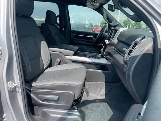 2025 Ram 1500 Big Horn dans Autos et camions dans Ottawa - Image 10