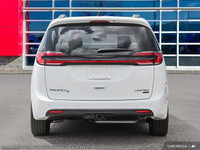 This Chrysler Pacifica has a dependable Regular Unleaded V-6 3.6 L/220 engine powering this Automati... (image 6)
