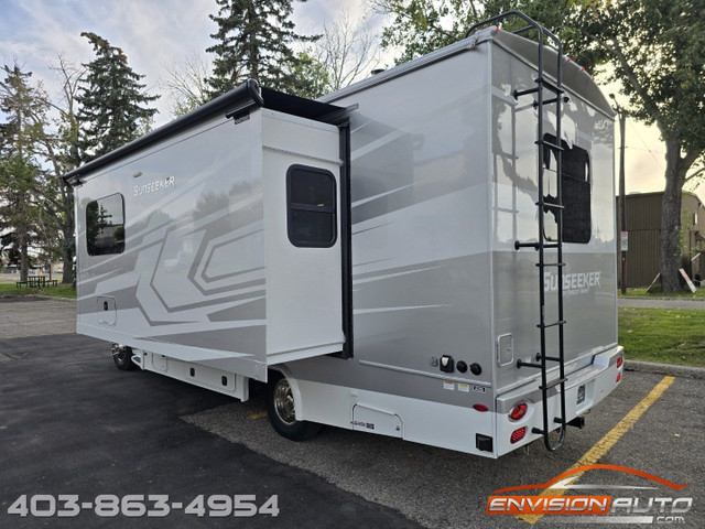 2021 FOREST RIVER SUNSEEKER MBS 2400T C-Class Motorhome RV in Cars & Trucks in Calgary - Image 3