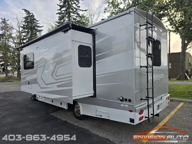 2021 FOREST RIVER SUNSEEKER MBS 2400T C-Class Motorhome RV in Cars & Trucks in Calgary - Image 4