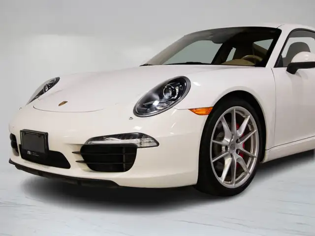 2012 Porsche 911 CARRERA S | COUPE | BOSE | SUNROOF | 20\" RIM in Cars & Trucks in Mississauga / Peel Region - Image 31