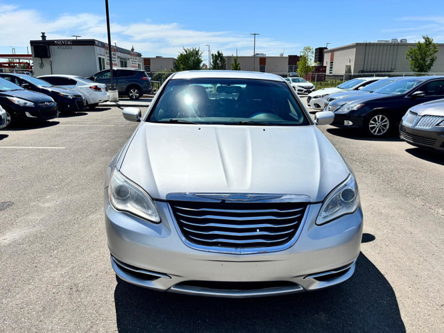 2011 Chrysler 200 Touring V6 :: Low Mileage in Cars & Trucks in Calgary - Image 2