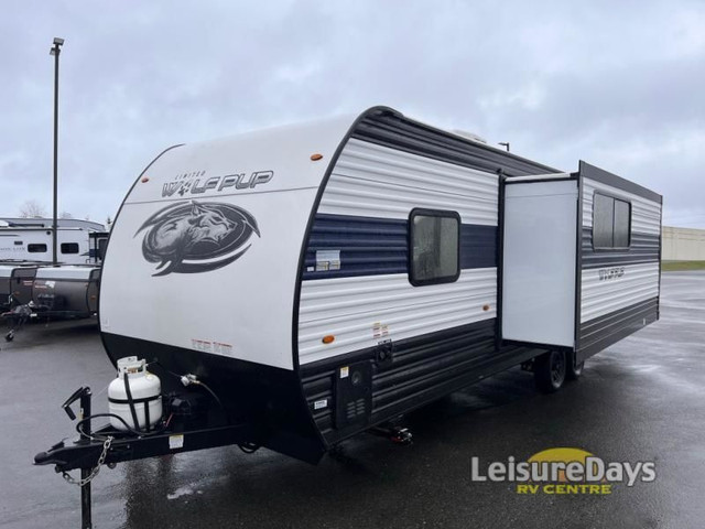 2023 Forest River RV Cherokee Wolf Pup 25JB in Travel Trailers & Campers in Truro - Image 3