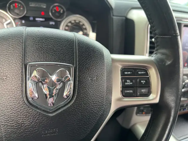 2014 Ram 1500 4WD Crew Cab 140.5" Laramie in Cars & Trucks in City of Toronto - Image 31