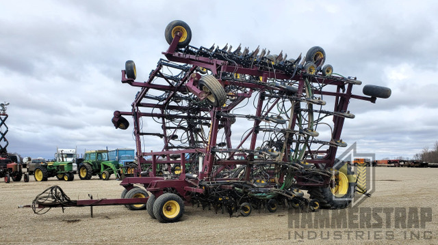 SEED HAWK 66 Ft Air Seeder Seed Drill in Farming Equipment in Edmonton - Image 2