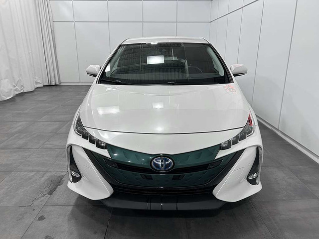 2017 Toyota Prius Prime SIEGES CHAUFFANTS - BLUETOOTH in Cars & Trucks in Québec City - Image 2