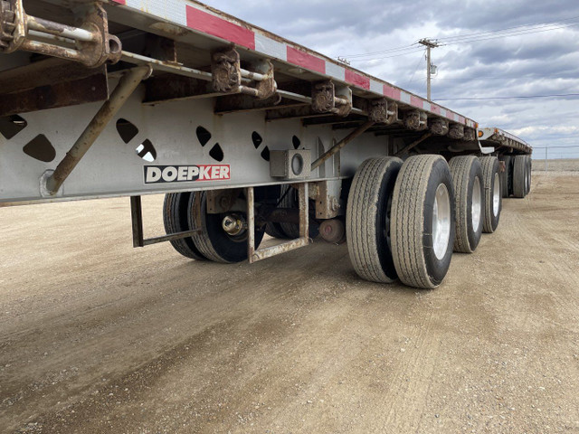 2018 Doepker Super B Flat Deck in Heavy Trucks in Saskatoon - Image 3