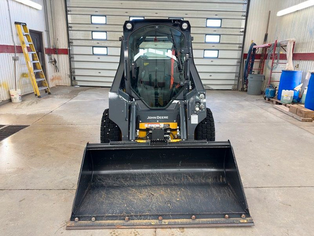 2022 JOHN DEERE 318G SKIDSTEER in Heavy Equipment in London - Image 2