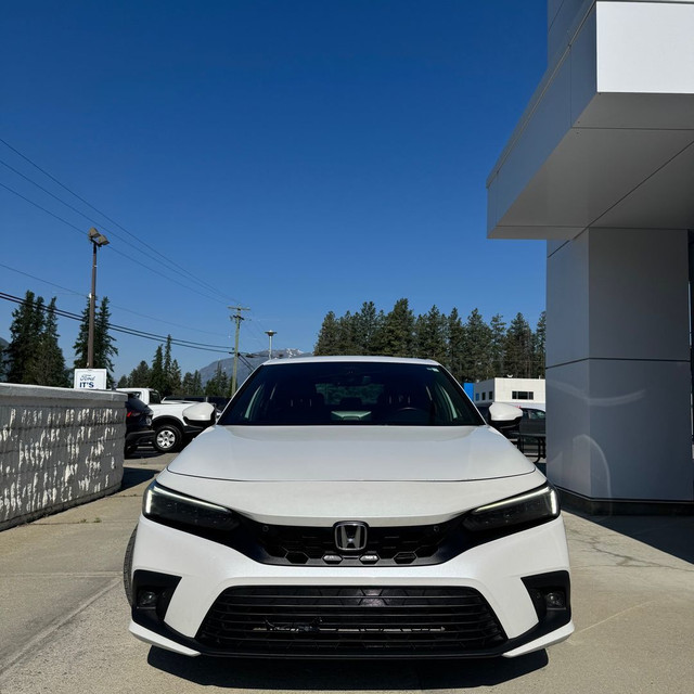2023 Honda Civic Hatchback Sport Touring 1.5L Turbo, FWD, Leathe in Cars & Trucks in Cranbrook - Image 2