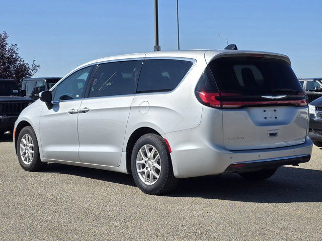 2023 Chrysler Pacifica Touring L in Cars & Trucks in Grande Prairie - Image 2