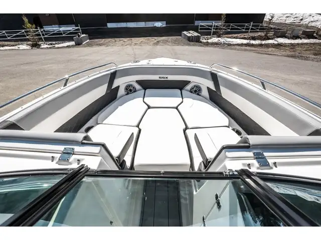 2025 Chaparral 267 SSX in Powerboats & Motorboats in Québec City - Image 32