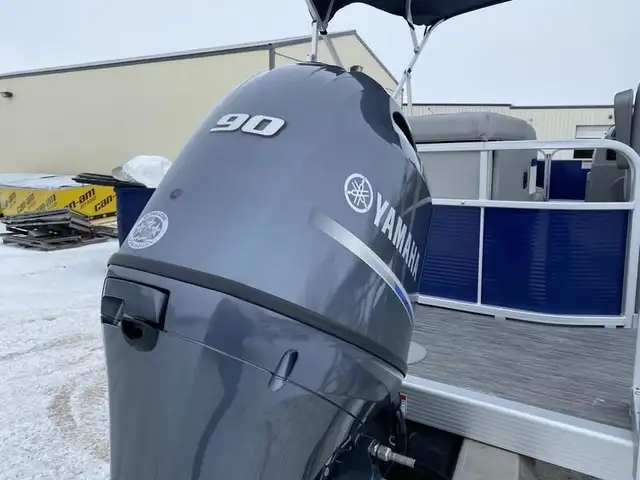 2023 Bennington 20SVL 'Cruise' Pontoon - $205 Bi-Weekly OAC! BLO in Powerboats & Motorboats in Saskatoon - Image 4