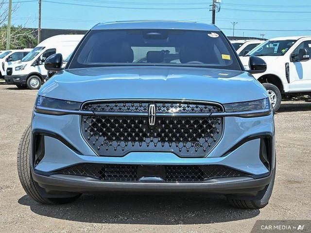 2025 Lincoln Nautilus Premiere Hybrid in Cars & Trucks in Edmonton - Image 2