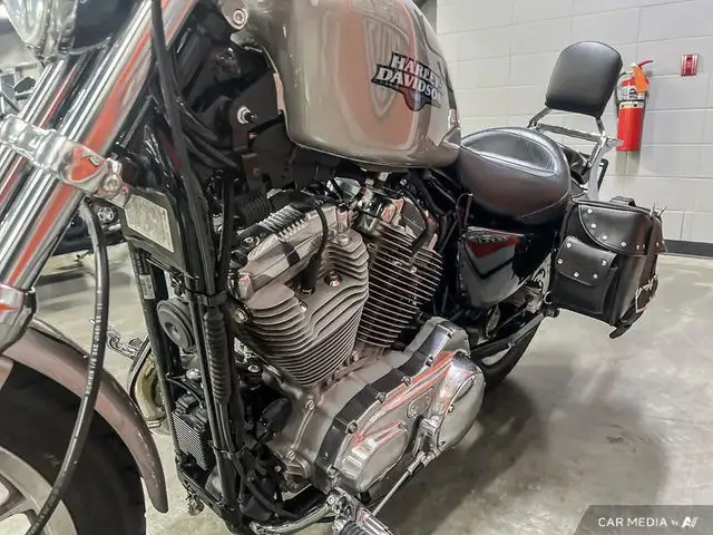 2009 Harley-Davidson XL883L SUPERLOW in Street, Cruisers & Choppers in Calgary - Image 43