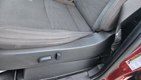 The 2022 Nissan Frontier is a rugged beast with a powerful V-6 engine and 4WD, perfect for tackling... (image 8)