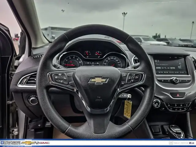 2017 Chevrolet Cruze in Cars & Trucks in Calgary - Image 11